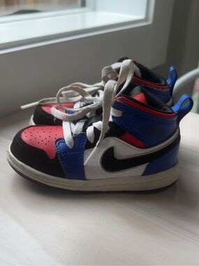 Jordan 1- mid top 3’s TD